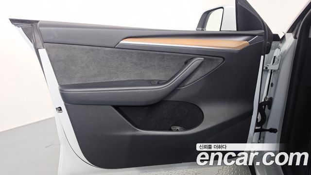 Tesla Model Y RWD 2023 — фото 24
