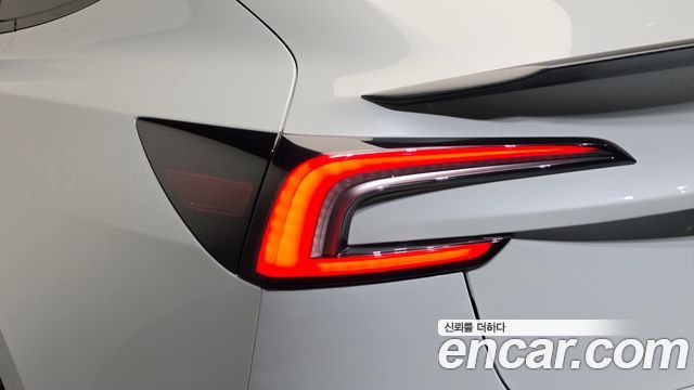 Tesla Model 3 Performance AWD 2024 — фото 23