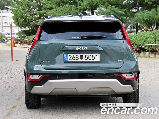Kia Niro Signature 2023 — фото 5
