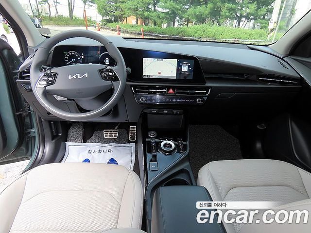 Kia Niro Signature 2023 — фото 8