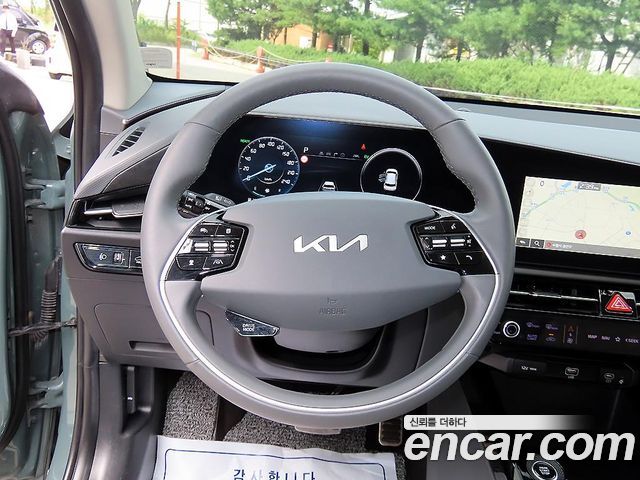 Kia Niro Signature 2023 — фото 9
