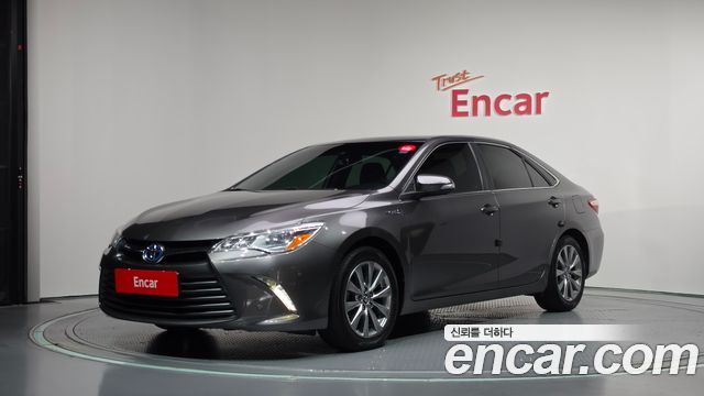 Toyota Camry Hybrid XLE