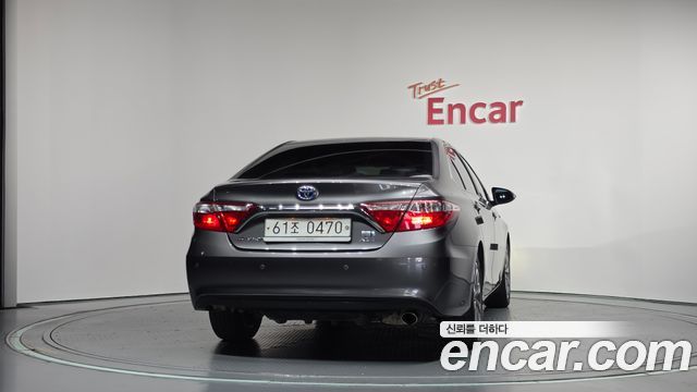 Toyota Camry Hybrid XLE 2016 — фото 4