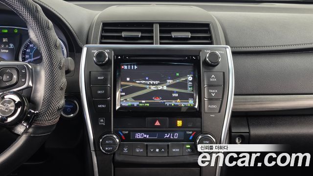 Toyota Camry Hybrid XLE 2016 — фото 14
