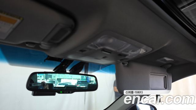 Toyota Camry Hybrid XLE 2016 — фото 17