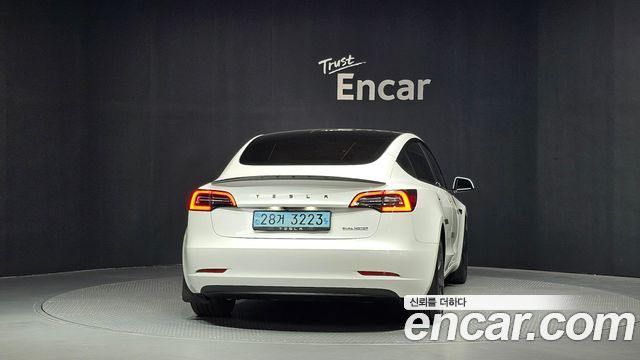 Tesla Model 3 Long Range AWD 2022 — фото 4