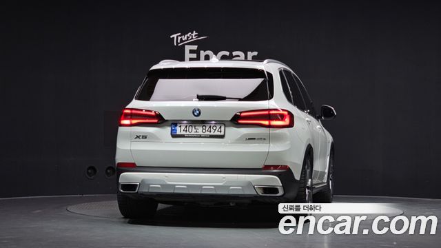 BMW X5 (G05) xDrive 45e xLine 2023 — фото 4