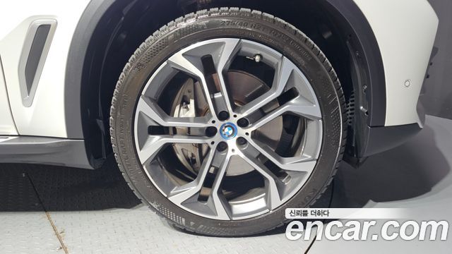BMW X5 (G05) xDrive 45e xLine 2023 — фото 21