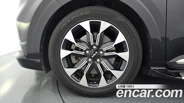 Kia Carnival (IV) Diesel 9-Seater Hi-Limousine Signature 2023 — фото 5