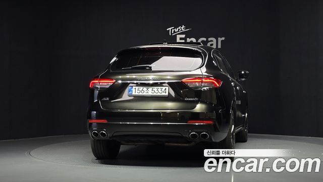 Maserati Levante 3.0 Diesel AWD GranLusso 2019 — фото 4