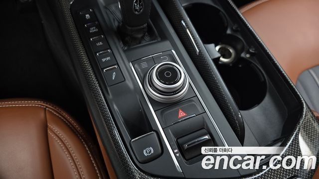 Maserati Levante 3.0 Diesel AWD GranLusso 2019 — фото 9