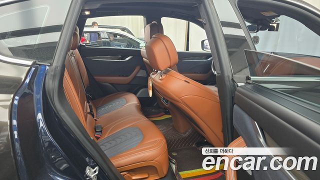 Maserati Levante 3.0 Diesel AWD GranLusso 2019 — фото 12