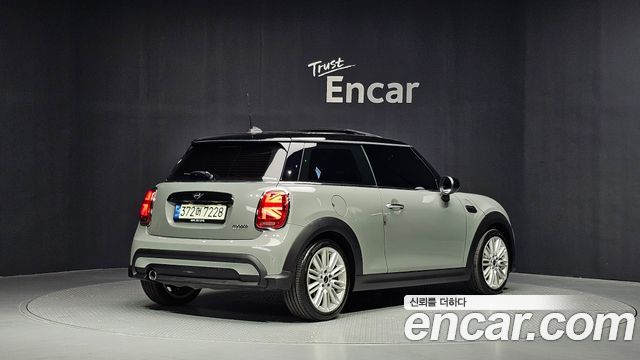MINI Cooper Classic Plus 3rd 2022 — фото 2