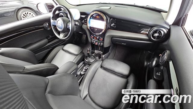 MINI Cooper Classic Plus 3rd 2022 — фото 7