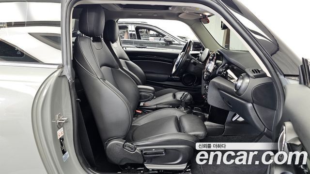 MINI Cooper Classic Plus 3rd 2022 — фото 15