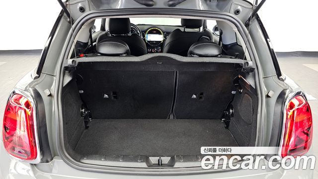 MINI Cooper Classic Plus 3rd 2022 — фото 24