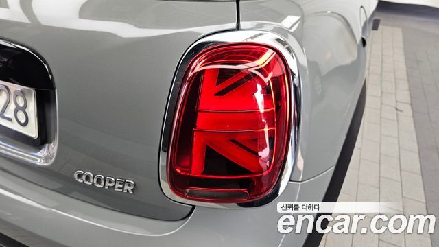 MINI Cooper Classic Plus 3rd 2022 — фото 29