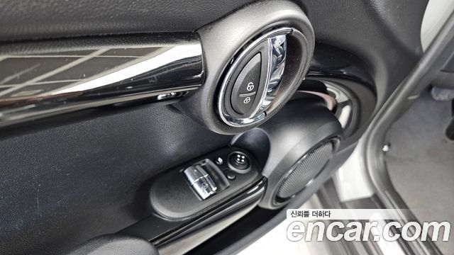 MINI Cooper Classic Plus 3rd 2022 — фото 35