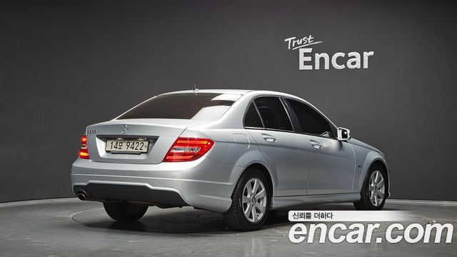 Mercedes-Benz C-Class (W204) C200 CGI 2012 — фото 2