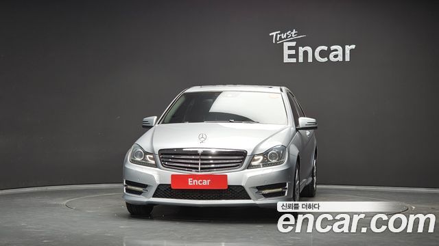Mercedes-Benz C-Class (W204) C200 CGI 2012 — фото 3