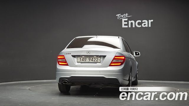Mercedes-Benz C-Class (W204) C200 CGI 2012 — фото 4