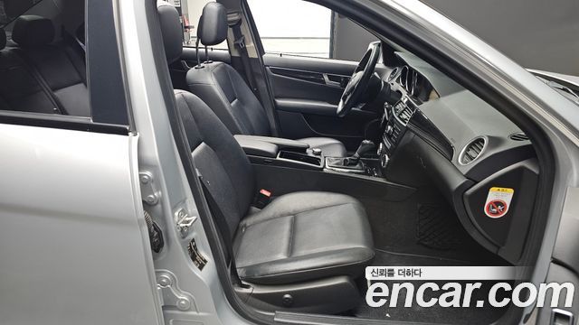 Mercedes-Benz C-Class (W204) C200 CGI 2012 — фото 10