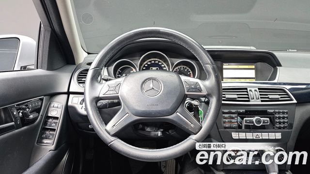 Mercedes-Benz C-Class (W204) C200 CGI 2012 — фото 13