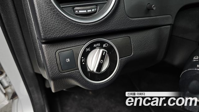 Mercedes-Benz C-Class (W204) C200 CGI 2012 — фото 18