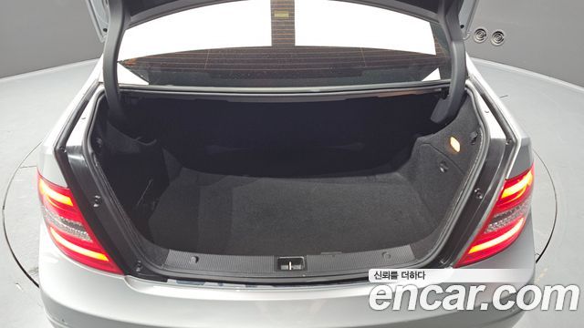 Mercedes-Benz C-Class (W204) C200 CGI 2012 — фото 20