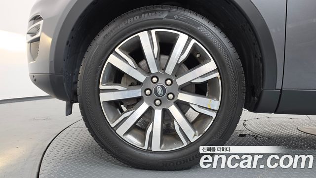 Land Rover Discovery Sport 2.0 TD4 HSE Luxury 2019 — фото 5