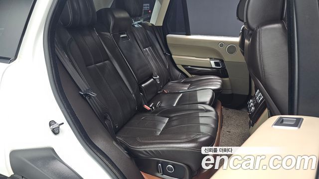 Land Rover Range Rover (IV) 4.4 SDV8 Vogue SE DIESEL 2017 — фото 15