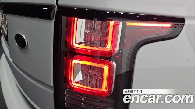 Land Rover Range Rover (IV) 4.4 SDV8 Vogue SE DIESEL 2017 — фото 29