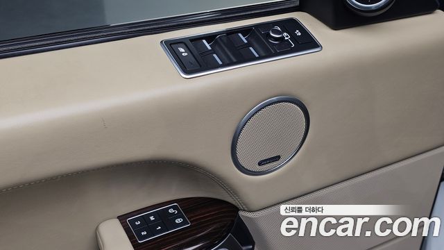 Land Rover Range Rover (IV) 4.4 SDV8 Vogue SE DIESEL 2017 — фото 35