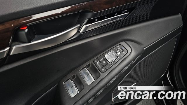Genesis EQ900 3.8 GDI AWD Premium Luxury 2016 — фото 17