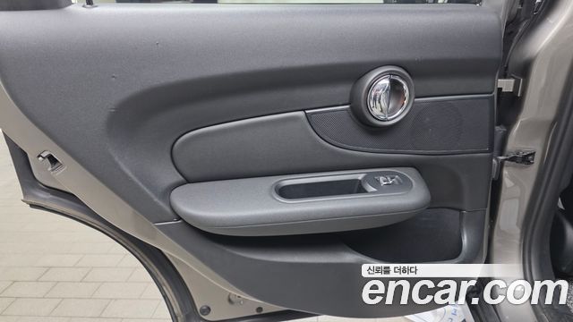 MINI Cooper Clubman Standard 2nd 2018 — фото 25