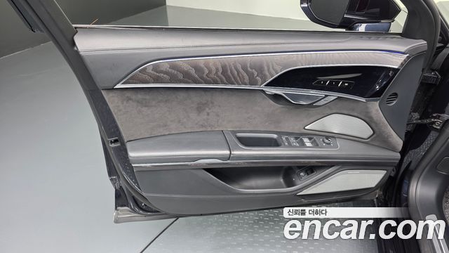 Audi A8 (D5) 60 TFSI Quattro LWB 2021 — фото 24