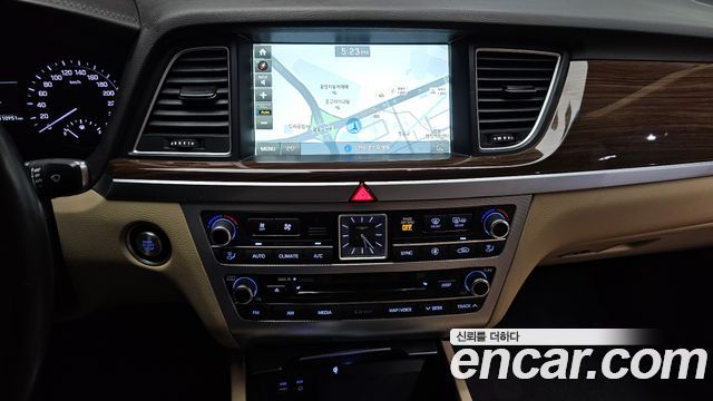 Genesis G80 3.3 GDI AWD Premium Luxury 2018 — фото 13