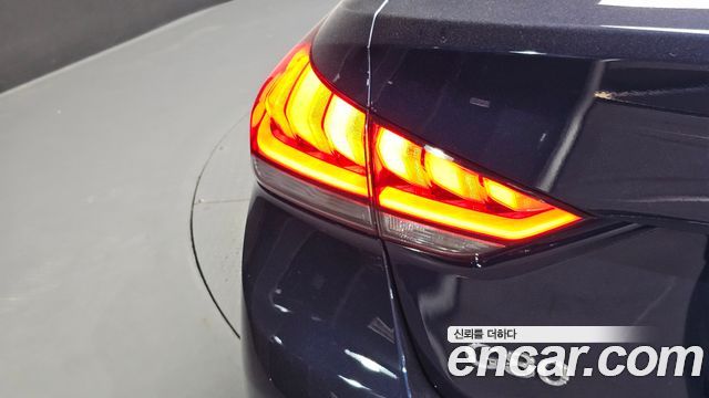 Genesis G80 3.3 GDI AWD Premium Luxury 2018 — фото 23