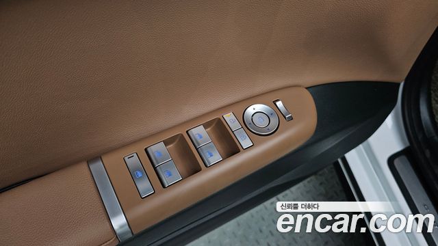 Hyundai Grandeur (GN7) 2,5 Gasoline 2WD Premium 2026 — фото 17