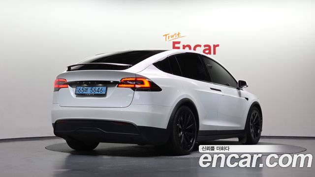 Tesla Model X AWD 2023 — фото 2