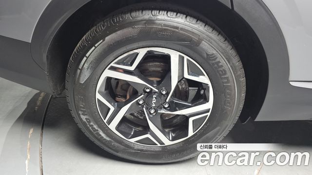 Kia Sportage (V) Diesel 2.0 2WD Prestige 2023 — фото 5