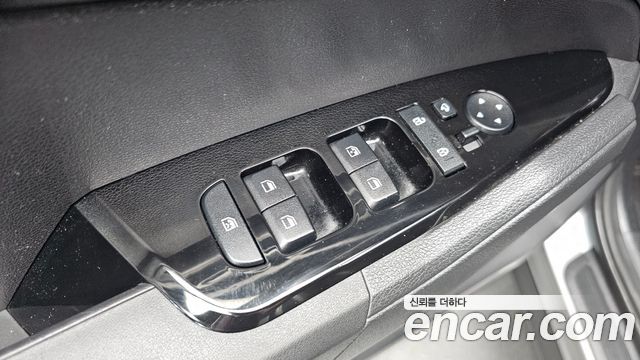 Kia Sportage (V) Diesel 2.0 2WD Prestige 2023 — фото 19