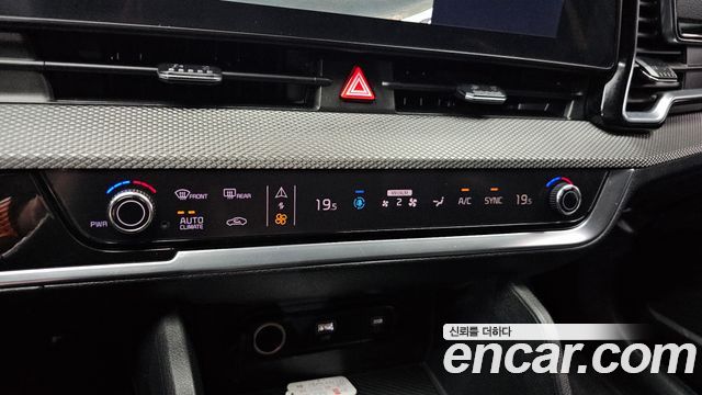 Kia Sportage (V) Diesel 2.0 2WD Prestige 2023 — фото 27
