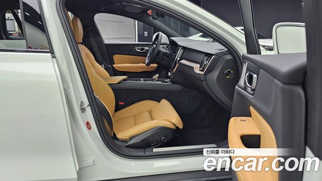 Volvo V60 Cross Country (II) B5 Ultra AWD 2026 — фото 11