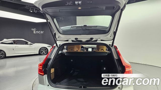 Volvo V60 Cross Country (II) B5 Ultra AWD 2026 — фото 20