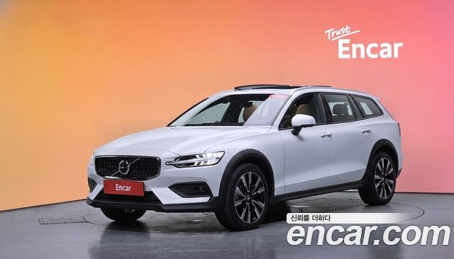 Volvo V60 Cross Country (II) B5 Ultra AWD