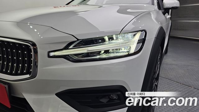 Volvo V60 Cross Country (II) B5 Ultra AWD 2026 — фото 22