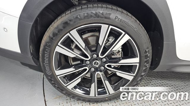 Volvo V60 Cross Country (II) B5 Ultra AWD 2025 — фото 5