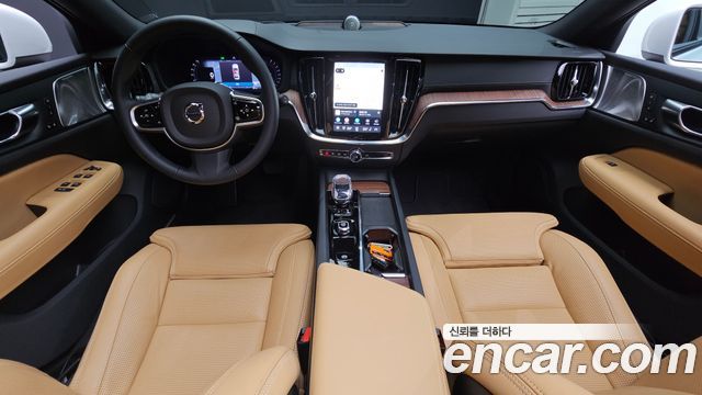 Volvo V60 Cross Country (II) B5 Ultra AWD 2025 — фото 7