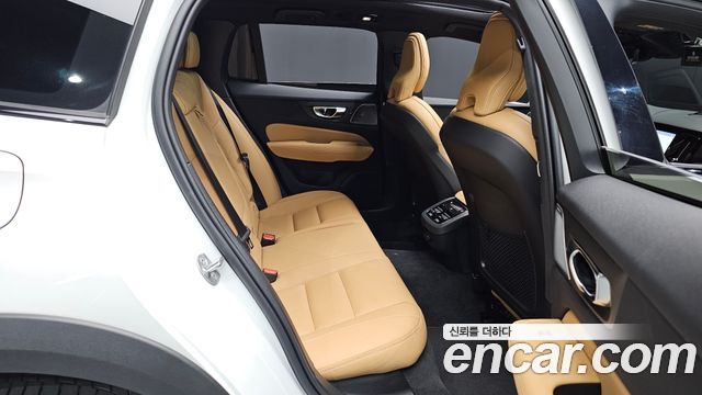 Volvo V60 Cross Country (II) B5 Ultra AWD 2025 — фото 11